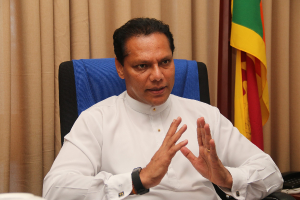 தயாசிறியிடம் சவால் விட்டு மூக்குடைபட்ட பிரதியமைச்சர் மகிந்த | Minister Mahinda Challenge Dayasiri Left