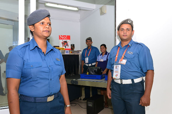 கட்டுநாயக்க விமானத்தில் அமெரிக்கா வாழ் இலங்கையர் கைது | Bandaranaike International Airport Arrivals Arrest