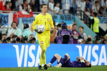 உலக கோப்பையில் பெனால்டி வாய்ப்பை தவறவிட்ட மெஸ்ஸி: சூப்பர் 16-க்கு அர்ஜென்டினா தகுதி