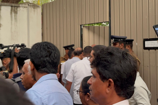 ரணிலின் கைதினை தொடர்ந்து நீதிமன்றிற்கு விரைந்த மைத்திரி - சாமர | Ranil Wickremesinghe Arrested Court Updates
