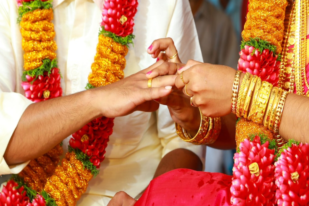 22 பெண்களை ஏமாற்றி திருமணம் செய்த மன்மதன்; ஷாக்கான பொலிஸார் | Man Kerala Deceives And Marries 22 Women