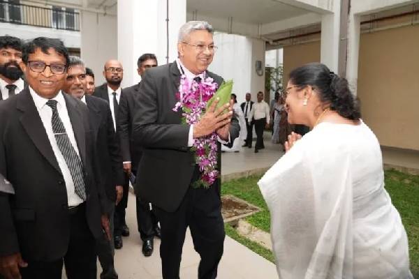 நாட்டில் முழுமையான வசதிகளுடனான நீதிமன்ற வளாகங்கள் இல்லை;நீதியமைச்சரின் பகிரங்கம் | Justice Minister Harshana Nanayakkara