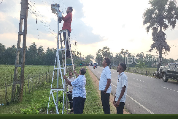 குப்பை கொட்டுவதை அவதானிக்க வீதிகளில் கமரா : வவுனியா பிரதேச சபை அதிரடி | Cameras On Streets To Monitor Littering Vavuniya