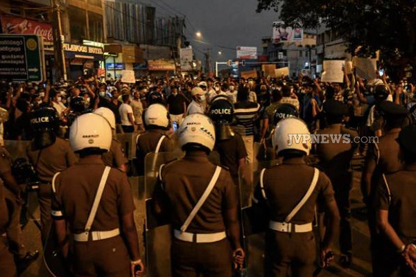 இரு பிரபல நாடுகளின் அதிரடி அறிவிப்பால் பேரதிர்ச்சியில் இலங்கை! | Do Not Go To Sri Lanka Uk Newzealand Announcement