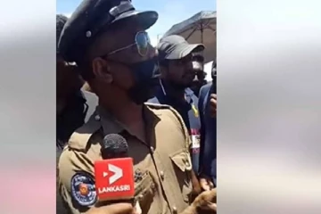 போராட்ட களத்தில் இணைந்த காவல்துறை அதிகாரியின் பணி ஆபத்தில்