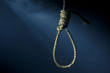 மலைப்பகுதியில் சடலமாக தொங்கிய காதல் ஜோடி