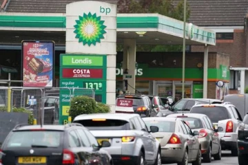 பிரித்தானியாவில் உச்சத்தை தொடும் பெட்ரோல் விலை! 8 ஆண்டுகளில் இல்லாத மிகப் பெரும் உயர்வு