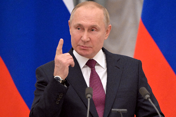 Russia latest / Putin addresses
