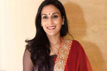 இறுக்கமான உடையில் குனிந்து, நிமிர்ந்து வொர்க்கவுட் செய்த ஐஸ்வர்யா - வைரலாகும் வீடியோ - கடுப்பான ரசிகர்கள்