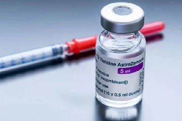 குறையும் ஆஸ்ட்ராசெனகா தடுப்பூசியின் பாதுகாப்பு: ஆய்வில் தகவல்