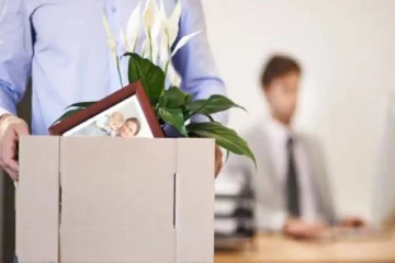 திடீரென 14 ஆயிரம் ஊழியர்களை வீட்டுக்கு அனுப்பும் பிரபல நிறுவனம்!