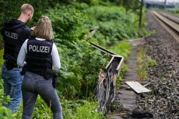 ஜேர்மனியில் பிரதான ரயில் பாதை ஒன்றில் தீ: நாசவேலை என சந்தேகம்