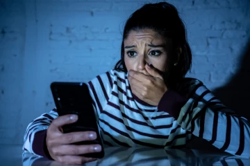 உங்கள் மொபைல் போன் Hack செய்யப்பட்டிருக்கலாம்! இந்த 10 அறிகுறிகள் தென்பட்டால் உஷார்!