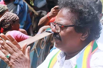 எதுக்கு உங்களுக்கெல்லாம் ஓட்டு.. தங்கர் பச்சனை கலாய்க்கும் நெட்டிஷன்கள்..