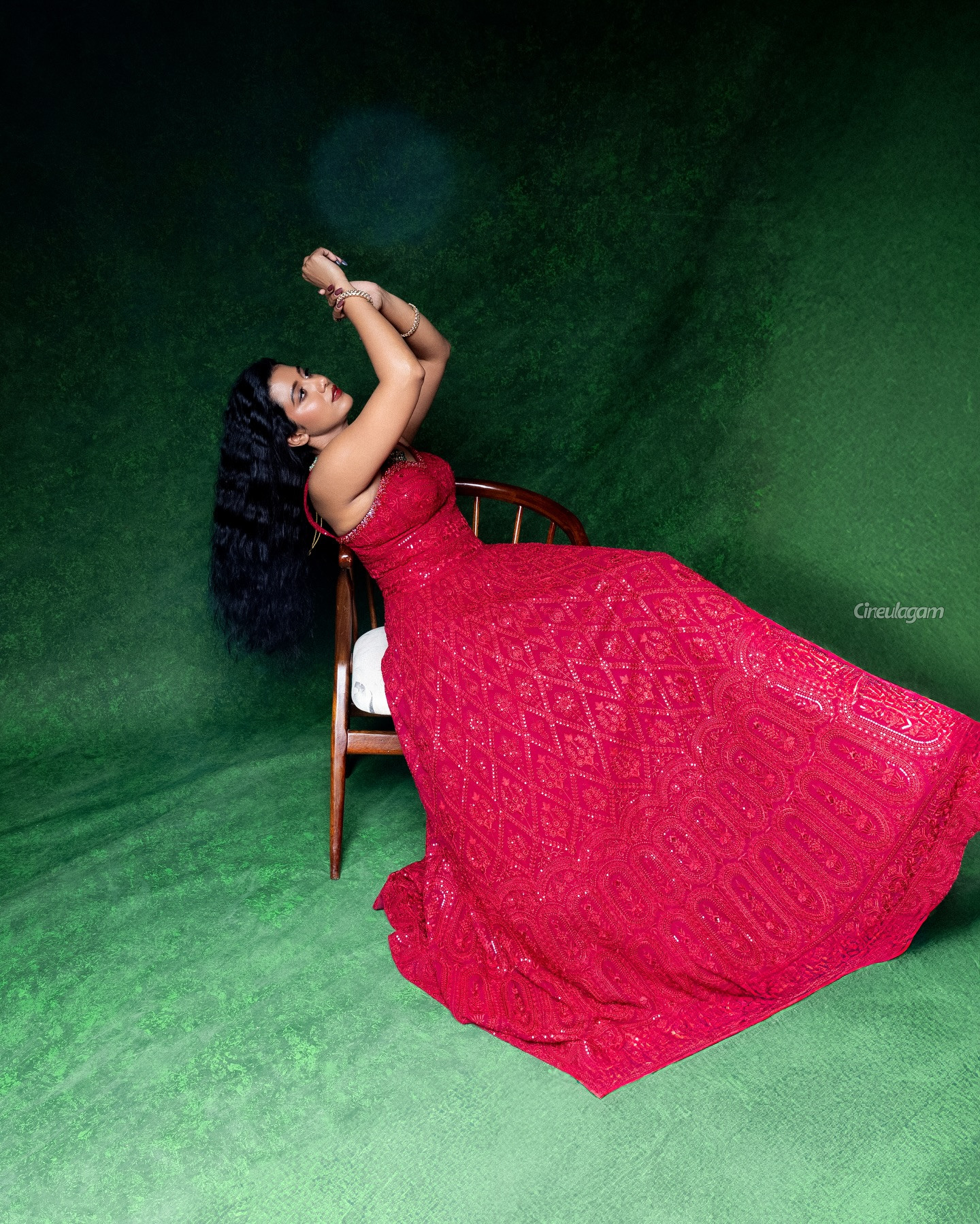 நடிகை ஷில்பா மஞ்சுநாத் கிளாமர் போட்டோஷொட் 2 Gallery