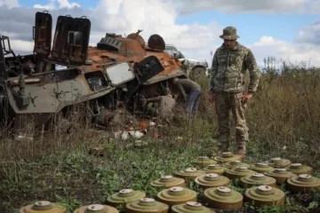 ரஷ்ய வீரர்கள் விட்டுச் சென்ற வெடிப் பொருட்கள்: ஆய்வு செய்ய வேண்டிய 30% உக்ரைனிய நிலப்பரப்பு