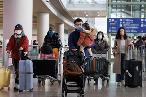 விமான பயணிகளுக்கு மாஸ்க் கட்டாயம்: வலியுறுத்தும் WHO | Who Urges Travellers To Wear Masks