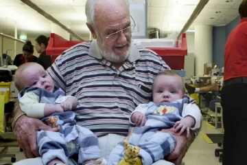 ரத்த தானம் செய்து 24 லட்சம் குழந்தைகளை காப்பாற்றியவர் காலமானார்