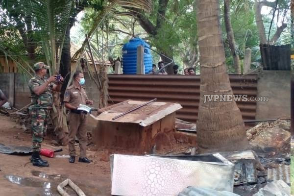 யாழில் திடீரென தீப்பற்றிய வேலைத்தளம்! (photos) | The Hottest Workplace In Yali