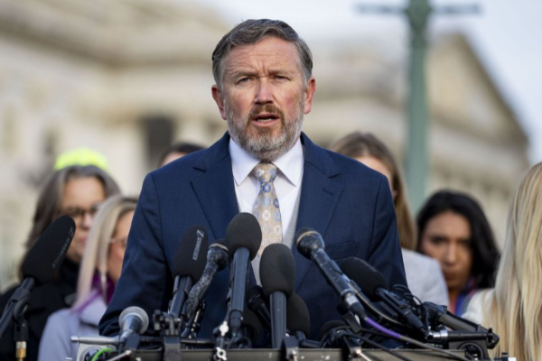 நேட்டோவில் இருந்து விலகும் அமெரிக்கா? 2027 ஆம் ஆண்டுக்குள் பொறுப்பேற்க கெடு | Bill For Us To Leave Nato Eu To Take Over In 2027 நேட்டோவில் இருந்து விலகும் அமெரிக்கா? 2027 ஆம் ஆண்டுக்குள் பொறுப்பேற்க கெடு | Bill For Us To Leave Nato Eu To Take Over In 2027