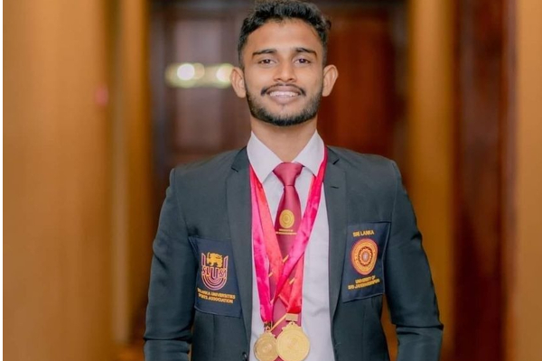 கழிவறையில் சடலமாக கிடந்த யாழ் மாணவன் - பேராதனை பல்கலையில் நடந்த சம்பவம் | Peradana University Engineering Student Suicide