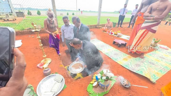 யாழ்.விமான நிலையத்துக்கான புதிய பயணிகள் முனைய கட்டடத்துக்கான அடிக்கல் நாட்டும் விழா! 7 Gallery
