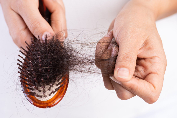 நீரிழிவு நோயாளிகளுக்கு முடி உதிர்வு நாளுக்கு நாள் அதிகரிக்கும்...ஏன் தெரியுமா? தவிர்ப்பது எப்படி? | Diabetes Hair Loss