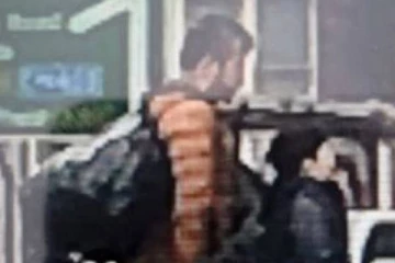 நீங்கள் எனது அப்பா இல்லை.... கதறிய சிறுவன்: மர்ம நபரை தீவிரமாக தேடும் பிரித்தானிய பொலிஸ்