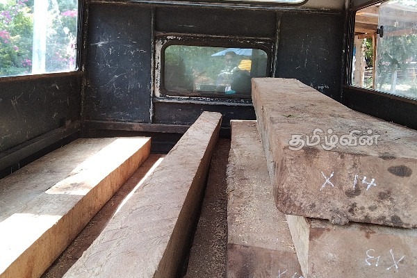 இரு வேறு குற்ற செயல்களுடன் தொடர்புடைய மூன்று சந்தேகநபர்கள் கைது(Photos) | Three Suspects Arrested With Two Separate Crimes