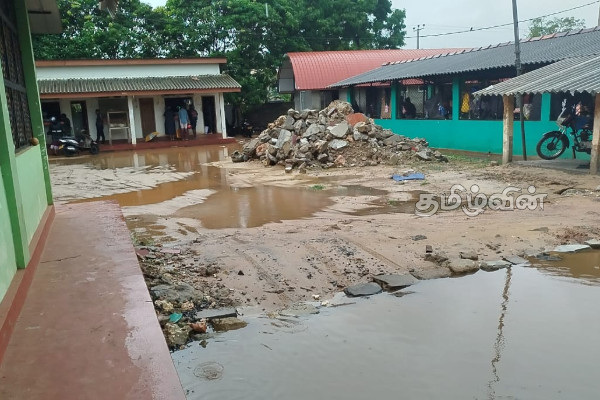 வெள்ளத்தில் மிதக்கும் பளை பொதுச்சந்தை | Public Market Floating In Flood வெள்ளத்தில் மிதக்கும் பளை பொதுச்சந்தை | Public Market Floating In Flood