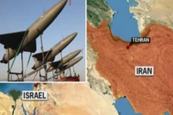 மத்திய கிழக்கில் தொடரும் பதற்றம்! வளைகுடா பகுதியை நோக்கி நகரும் அமெரிக்க விமானம் | Us Military Move Middle East