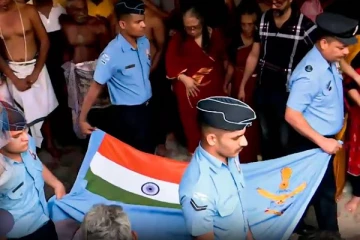 டெல்லி கணேஷ் உடலுக்கு தேசிய கொடி போர்த்தி அஞ்சலி! - இறுதி பயணத்தின் வீடியோ