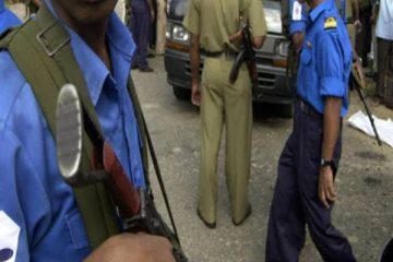 திருகோணமலையில் விசேட தேடுதல் நடவடிக்கை: மர்மபொருளுடன் சிக்கிய பெண்!