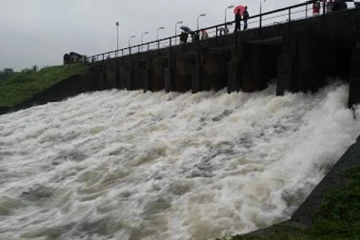 தெதுறு ஓயாவின் நான்கு வான் கதவுகள் திறப்பு; தாழ் நில மக்களுக்கு எச்சரிக்கை