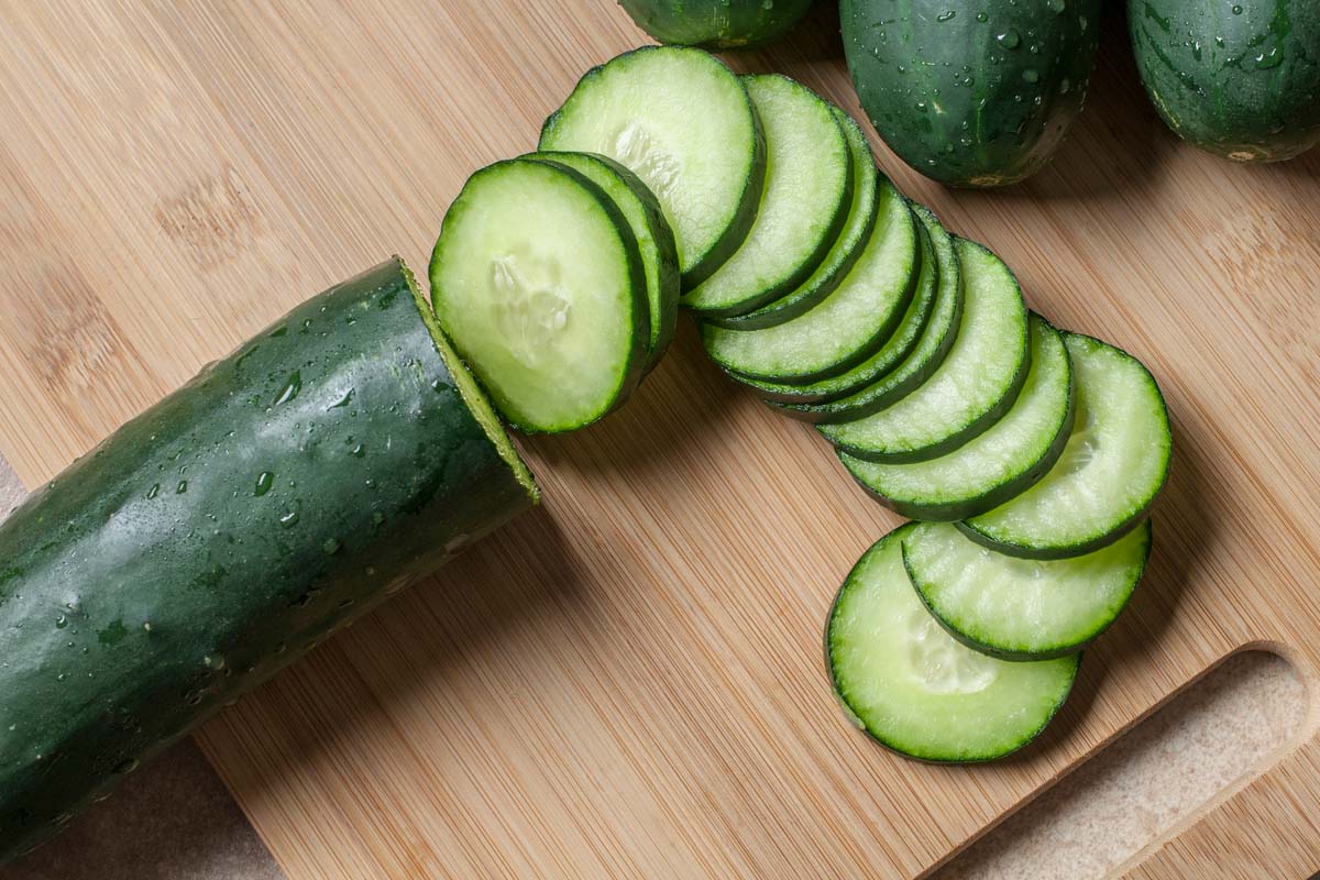 வெள்ளரியுடன் இதை சேர்த்து சாப்பிடாதீங்க... என்னென்ன பிரச்சனை ஏற்படும்? | These Combinations Should Not Eat Cucumber