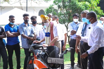 பஜாஜ் அசல் உதிரி பாகங்கள் விற்பனை நிலையத்தின் கோலாகல திறப்பு விழா யாழ்ப்பாணத்தில்