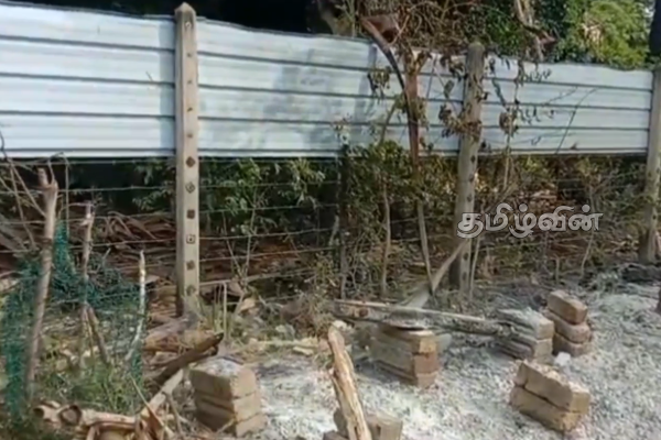 நல்லண்டை பத்திரகாளி அம்மன் ஆலயத்தில் குவிக்கப்பட்டிருந்த விறகு மீது விசமிகள் தீ வைப்பு | Fire Set On Pile Of Firewood Piled Up In Temple