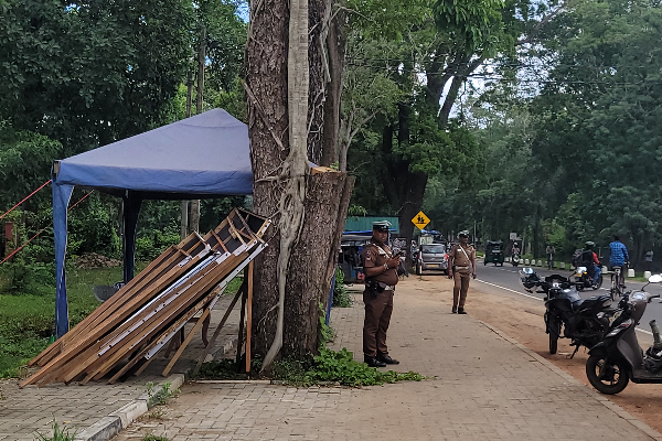 வவுனியாவில் முன்னாள் போராளி பிணையில் விடுதலை: தொடரும் பொலிஸாரின் அராஜகம் (Photos) | Vavuniya Police Arrested Tamil In Vavunya