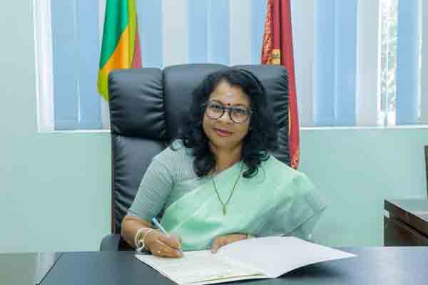 இலங்கை வரலாற்றில் முதலாவது பெண் பதிவாளர் நாயகமாக தமிழ் பெண்! | 1St Female Registrar General In Sri Lankan History