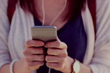 பல்கலை மாணவிக்கு தகாத புகைப்படங்கள் அனுப்பி உறவுக்கு மிரட்டல்