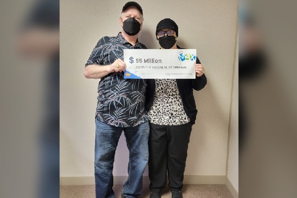 ஓய்வு பெற்ற தம்பதியினருக்கு கிடைத்த அதிர்ஷ்டம் | Ottawa Couple Wins 55 Million Lotto Max