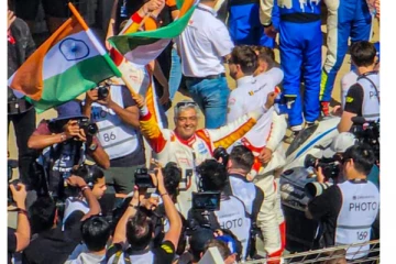 கார் ரேசில் 3வது இடம்; துள்ளி குதித்த அஜித் - குவியும் பாராட்டுக்கள்