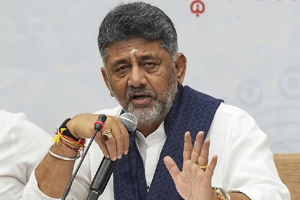 கிழித்தெறியப்பட்ட முதல்வர் விஜய் போஸ்டர் - கர்நாடகாவில் தீவிரமடையும் காவேரி போராட்டம் | Karnataka Protest Against Open Cauvery Water To Tn கிழித்தெறியப்பட்ட முதல்வர் விஜய் போஸ்டர் - கர்நாடகாவில் தீவிரமடையும் காவேரி போராட்டம் | Karnataka Protest Against Open Cauvery Water To Tn