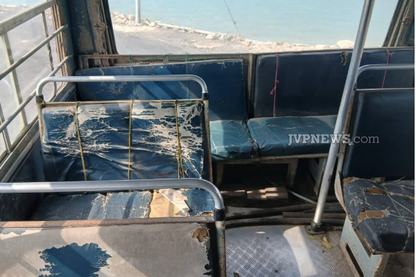 யாழில் மரண பீதியை கொடுக்கும் அரச பேருந்து ; பெரும் அச்சத்தில் மக்கள் | Condition Of The Sltb Bus In Jaffna யாழில் மரண பீதியை கொடுக்கும் அரச பேருந்து ; பெரும் அச்சத்தில் மக்கள் | Condition Of The Sltb Bus In Jaffna