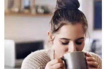 தினமும் காலையில் டீ குடிப்பதால் இந்த பிரச்சினைகளெல்லாம் வருமா?