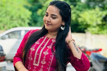 கோபியின் சின்ன பொண்ணா இது? மஞ்ச காட்டு மைனா போல் ஜொலிக்கும் காட்சி!