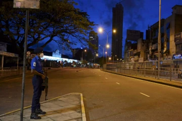 மேலும் கட்டுப்பாடுகள் - நாட்டை திறப்பது குறித்து சுகாதார அமைச்சரின் அறிவிப்பு