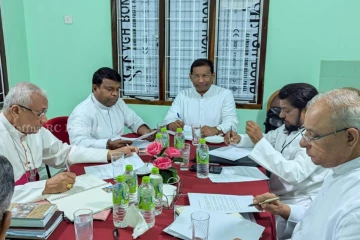 தமிழ் கட்சிகளை ஒன்றிணைக்கும் முயற்சியில் வடக்கு - கிழக்கு ஆயர் மன்றம்