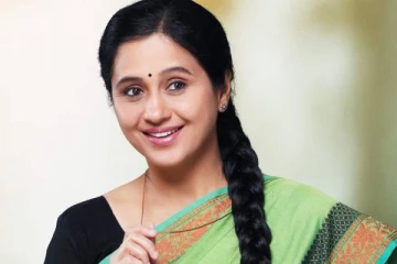 அழகாக புடவை கட்டும் நடிகை தேவயானியா இது, பேன்ட்-சர்ட் போட்ட அவரது நியூ லுக்- இதோ