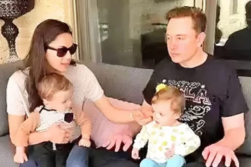 தனது இரட்டை குழந்தைகளுடன் எலான் மஸ்க்